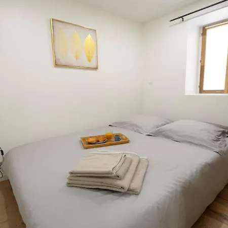 Dominici 2- Cahorscitystay- Parking Wifi Netflix Apartment *
